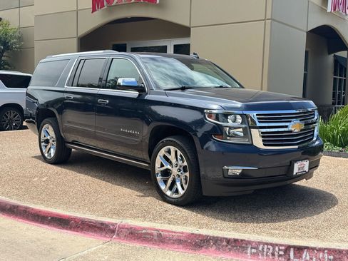 Used 2018 Chevrolet Suburban Premier w/ Max Trailering Package AWD/4WD image 6