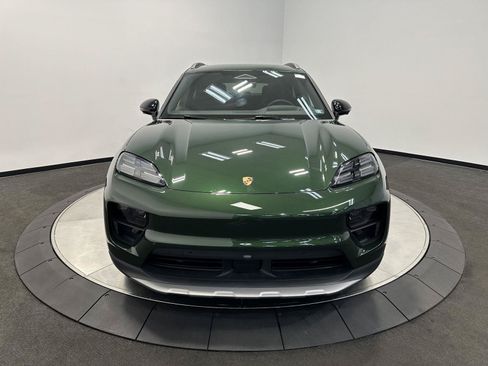 Certified 2025 Porsche Macan 4S Electric AWD/4WD image 10