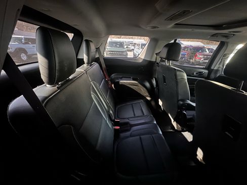 Used 2021 GMC Acadia SLT w/ Trailering Package image 26