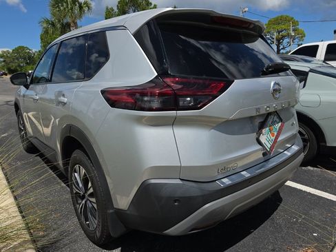 Used 2021 Nissan Rogue SV FWD image 11