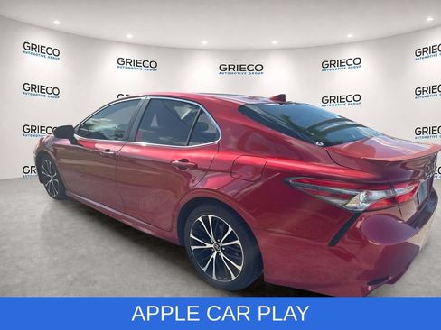Used 2019 Toyota Camry SE FWD image 3