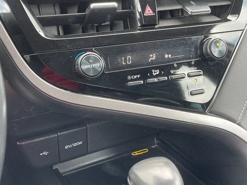 Used 2024 Toyota Camry SE FWD image 21