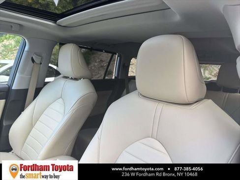 Certified 2022 Toyota Highlander XLE image 21