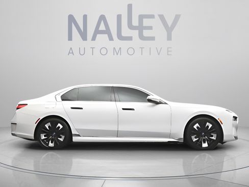 Used 2023 BMW i7 xDrive60 AWD/4WD image 21