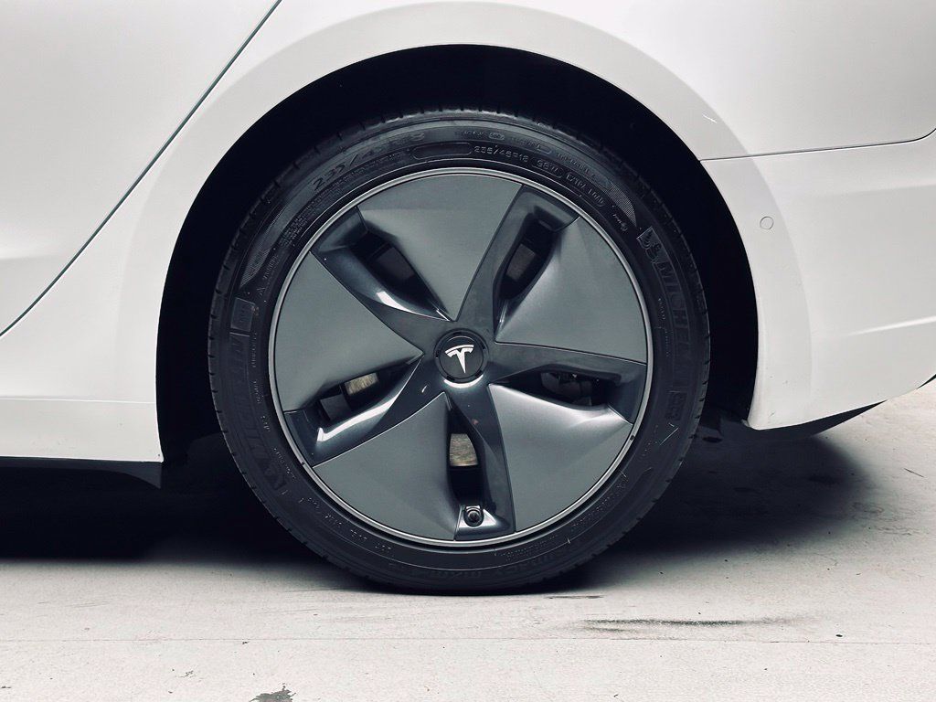 Used 2018 Tesla Model 3 Long Range RWD image 38