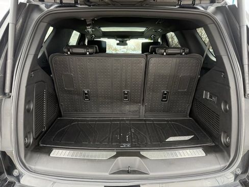 Used 2024 Chevrolet Tahoe Z71 w/ Luxury Package image 10