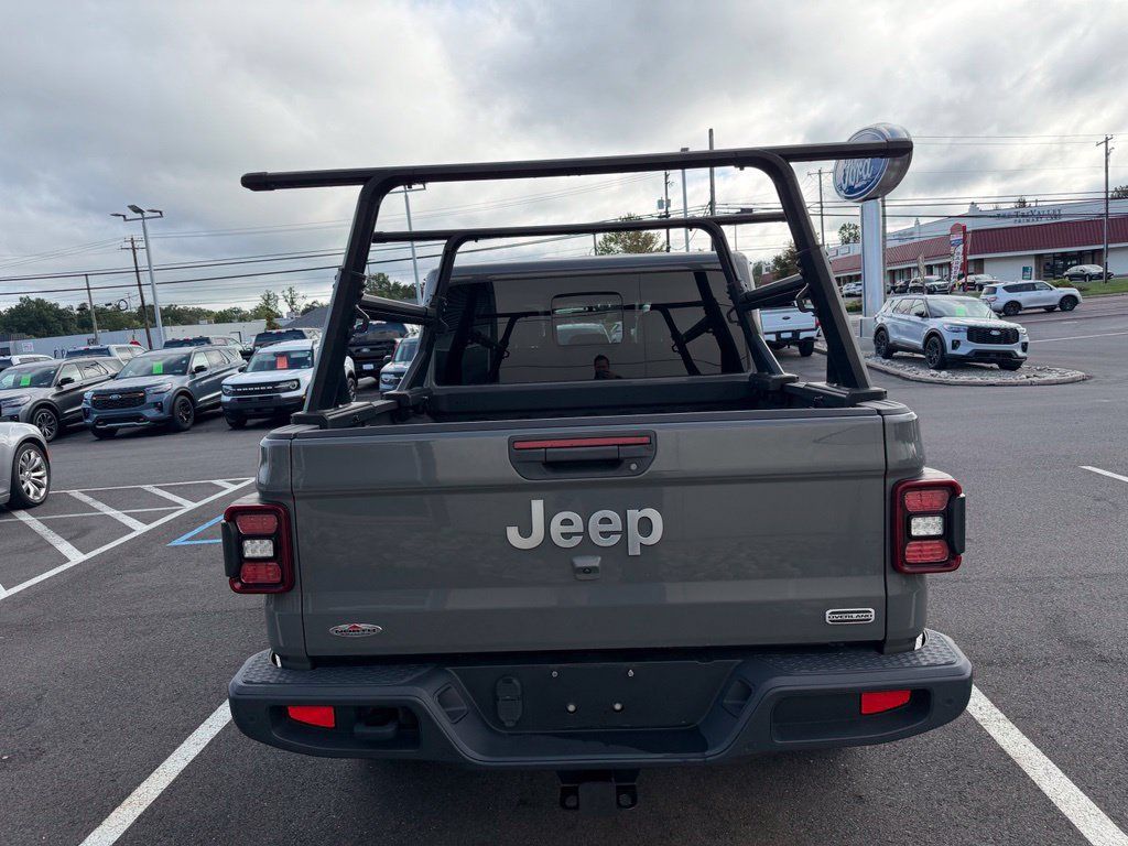 Used 2020 Jeep Gladiator Overland AWD/4WD image 7