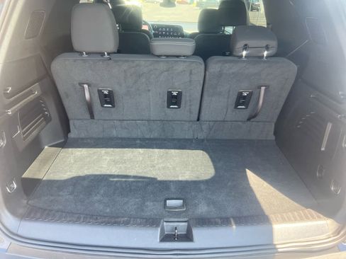Used 2025 Chevrolet Traverse LT image 10