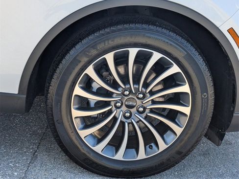 Used 2024 Lincoln Aviator Premiere w/ Premium Package image 9