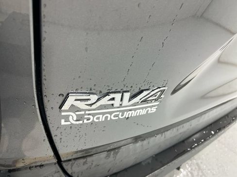 Used 2021 Toyota RAV4 XLE AWD/4WD image 25