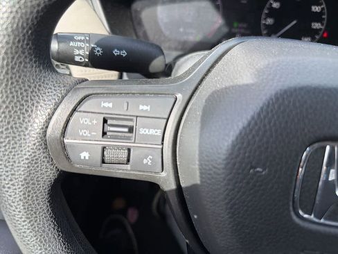 Used 2023 Honda HR-V LX image 23