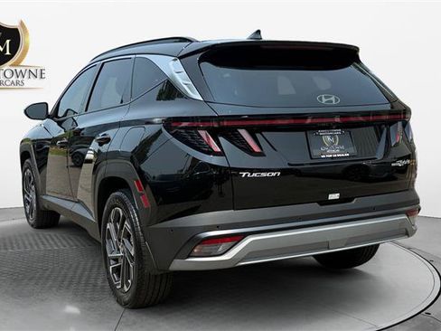 Used 2025 Hyundai Tucson Limited AWD/4WD image 3