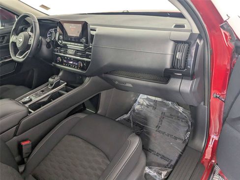 Used 2023 Nissan Pathfinder SV AWD/4WD image 32
