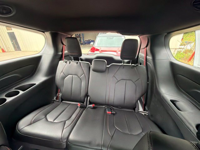 New 2027 Chrysler Pacifica Select FWD image 16
