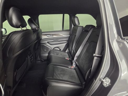 Used 2026 Jeep Grand Cherokee Altitude RWD image 23