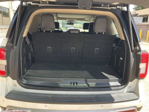 Used 2022 Ford Expedition XLT RWD image 10