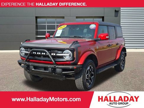 Used 2023 Ford Bronco Outer Banks AWD/4WD image 1
