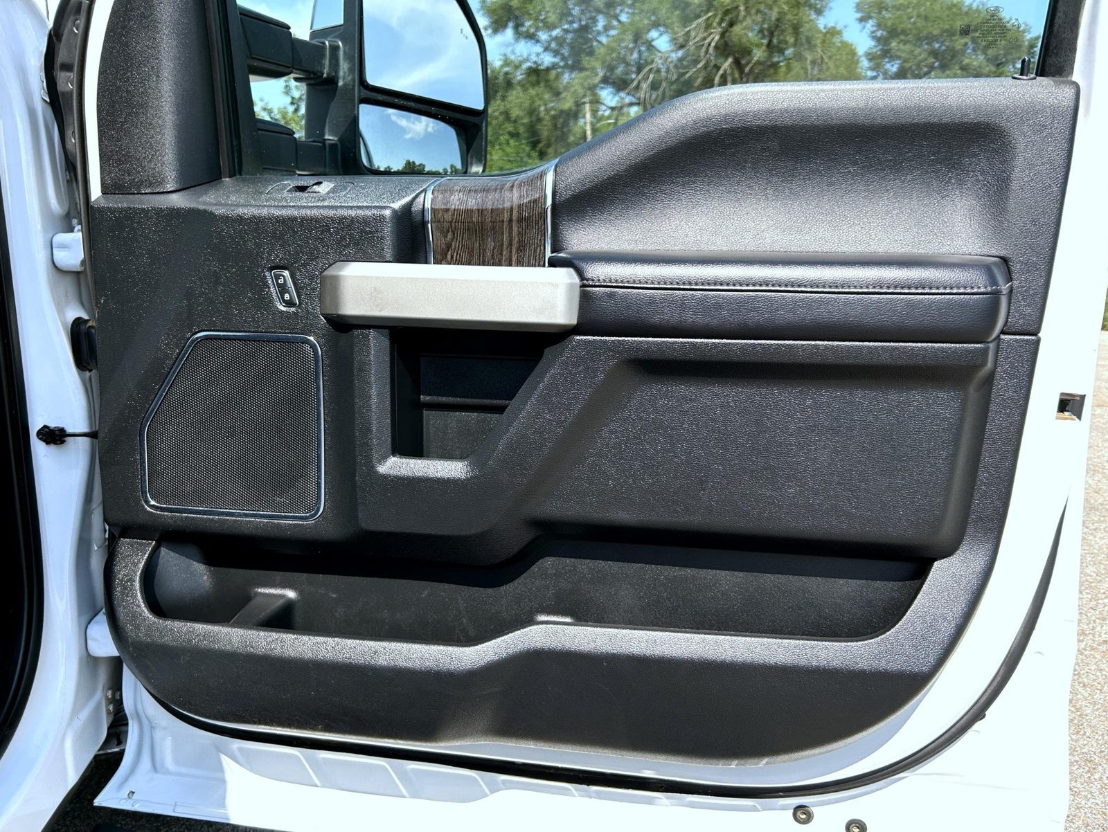 Used 2021 Ford F350 4x4 Crew Cab Super Duty image 16