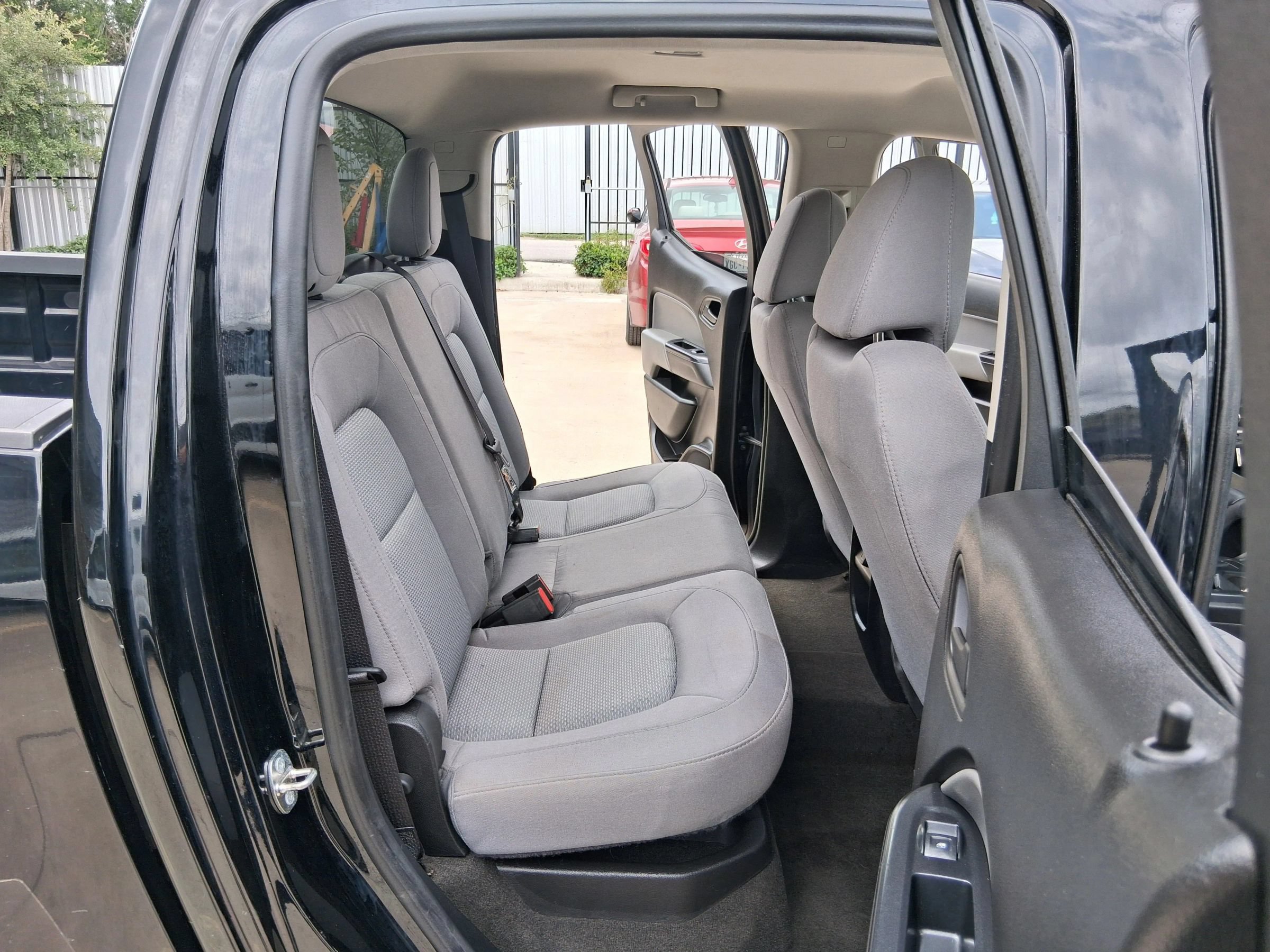 Used 2015 Chevrolet Colorado W/T w/ WT Convenience Package AWD/4WD image 34