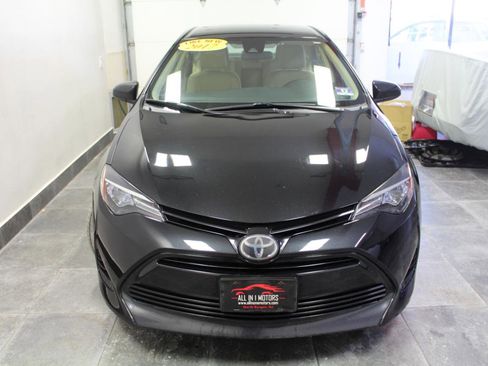Used 2017 Toyota Corolla LE image 2