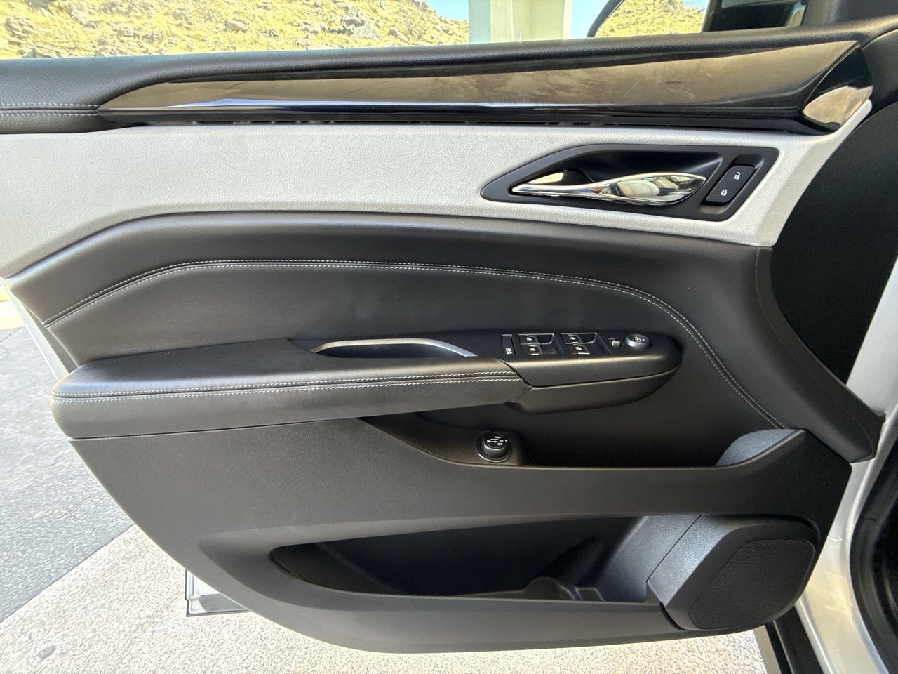 Used 2014 Cadillac SRX Performance w/ Driver Awareness Package FWD image 22