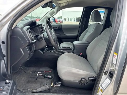 Used 2018 Toyota Tacoma SR w/ SR Convenience Package AWD/4WD image 17