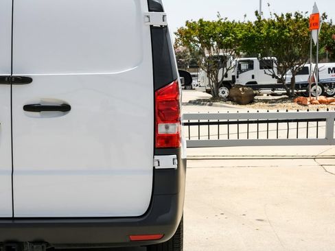 Used 2023 Mercedes-Benz Metris image 39