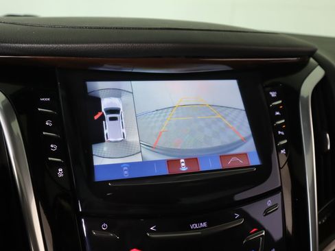 Used 2020 Cadillac Escalade Premium Luxury w/ Escalade Sport Edition image 6