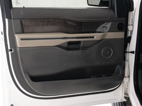 Used 2018 Ford Expedition Limited w/ Equipment Group 301A image 23