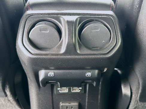 Used 2021 Jeep Wrangler Unlimited Rubicon AWD/4WD image 17