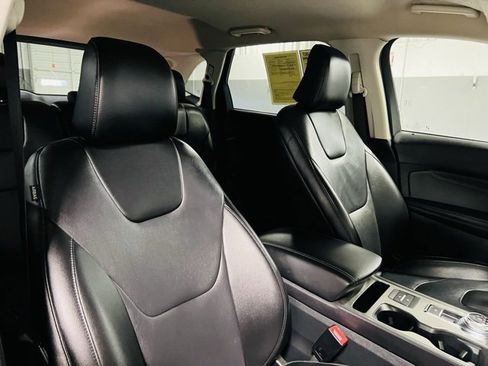 Used 2022 Ford Edge Titanium image 35