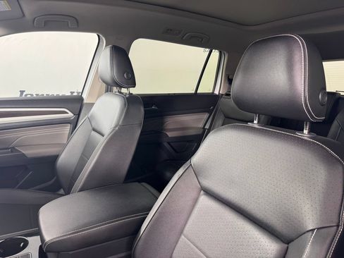 Used 2023 Volkswagen Atlas SE w/ Panoramic Sunroof Package FWD image 10