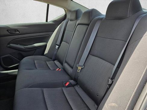 Used 2025 Nissan Altima 2.5 SV FWD image 17