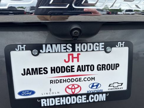 Used 2023 Ford Explorer XLT RWD image 9