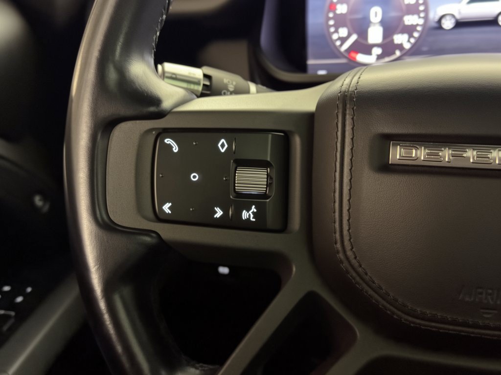 Used 2022 Land Rover Defender 110 X-Dynamic HSE AWD/4WD image 18