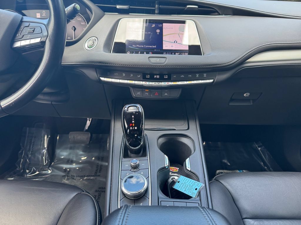 Used 2022 Cadillac XT4 Premium Luxury w/ Enhanced Visibility Package AWD/4WD image 11