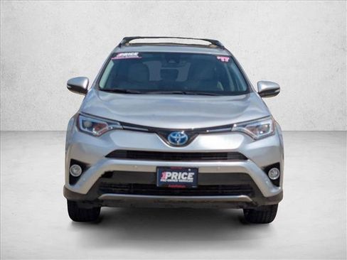 Used 2017 Toyota RAV4 Limited image 2