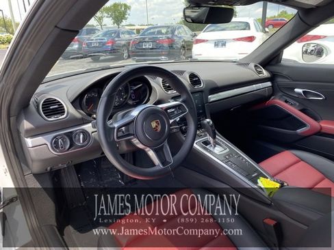 Used 2024 Porsche 718 Cayman image 13