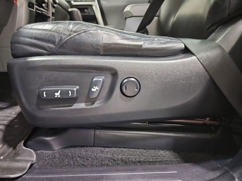 Used 2011 Toyota 4Runner SR5 w/ Premium Pkg w/Leather image 28