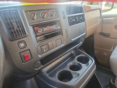 Used 2007 Chevrolet Express 2500 RWD image 17