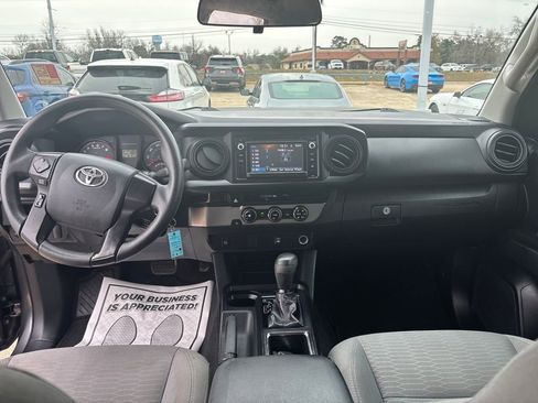 Used 2017 Toyota Tacoma SR5 image 13