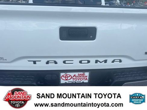 Used 2023 Toyota Tacoma TRD Off-Road AWD/4WD image 11