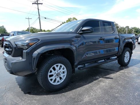 Used 2024 Toyota Tacoma SR AWD/4WD image 10