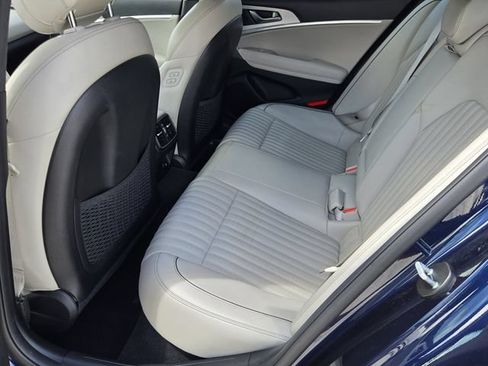 Used 2023 Genesis G70 2.0T w/ Sport Prestige Package RWD image 11