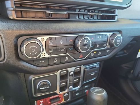 New 2026 Jeep Gladiator Willys image 16