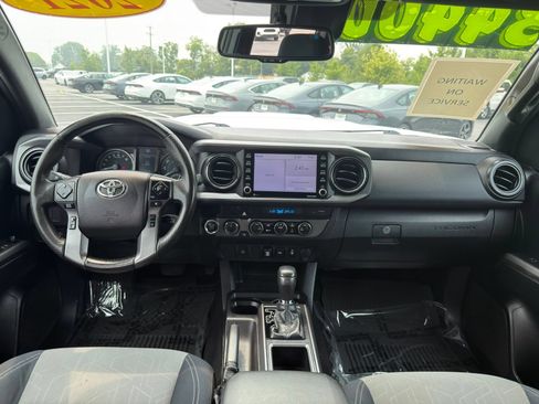 Used 2021 Toyota Tacoma TRD Sport AWD/4WD image 26
