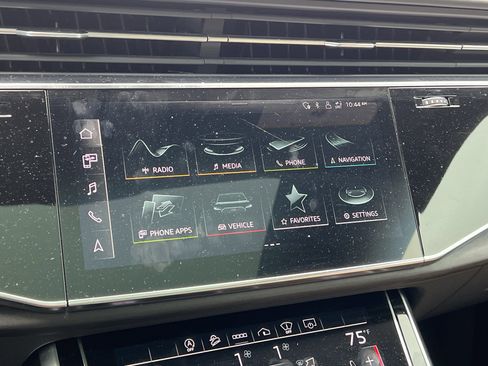 Used 2022 Audi Q8 Prestige image 23