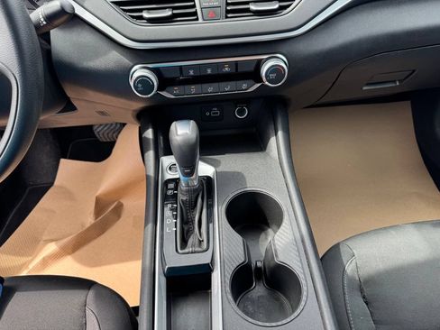 Used 2024 Nissan Altima 2.5 S FWD image 16