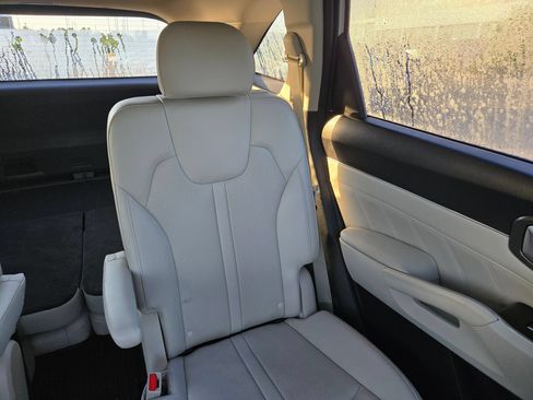 Used 2023 Kia Sorento SX AWD/4WD image 14