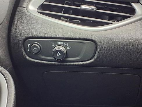 Used 2022 Chevrolet Malibu LT image 18